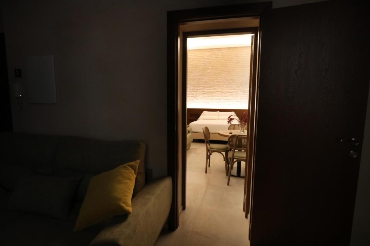 Casa Senorial Del Siglo XVIII Aparthotel Seville Exterior photo