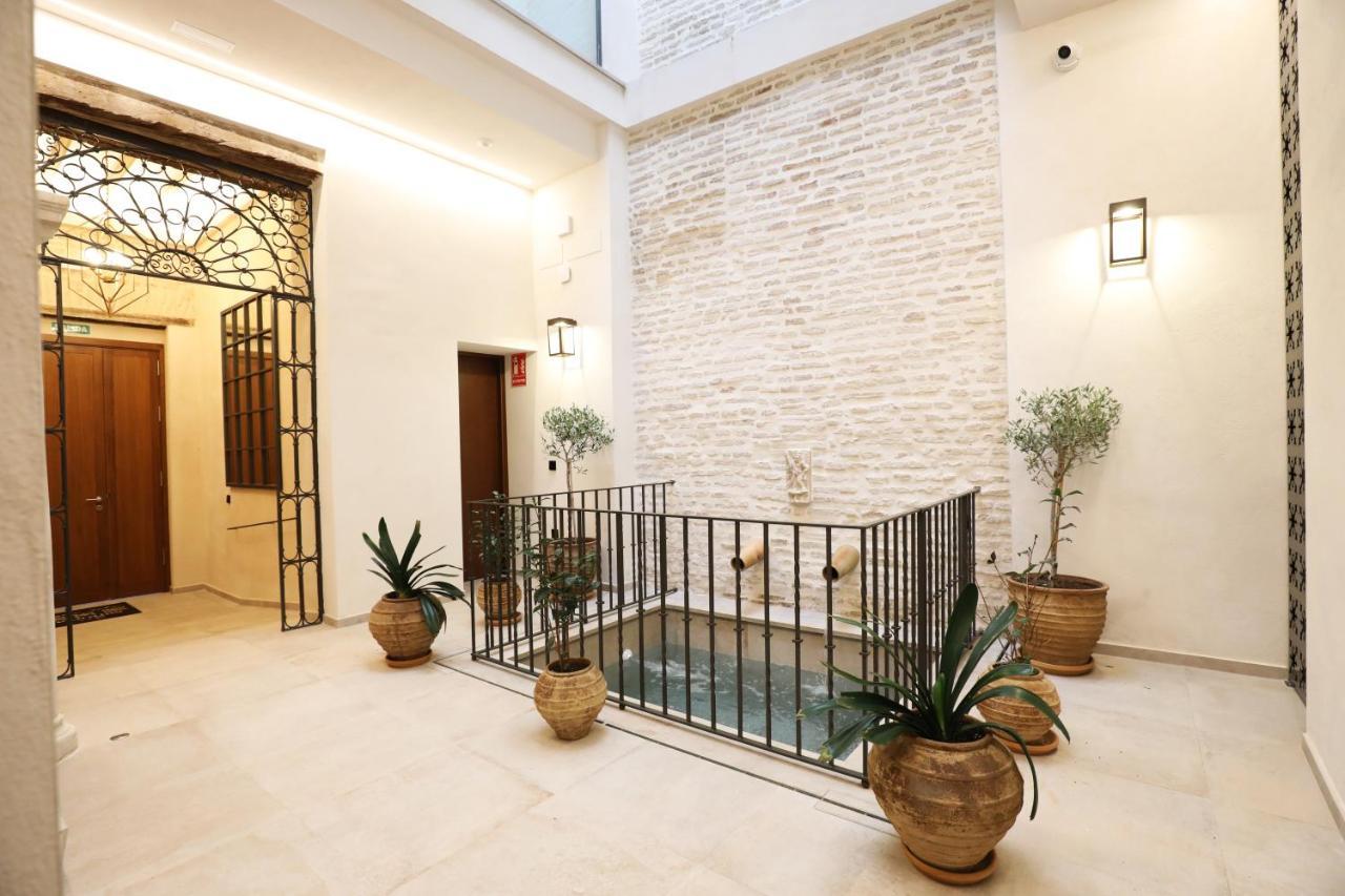 Casa Senorial Del Siglo XVIII Aparthotel Seville Exterior photo