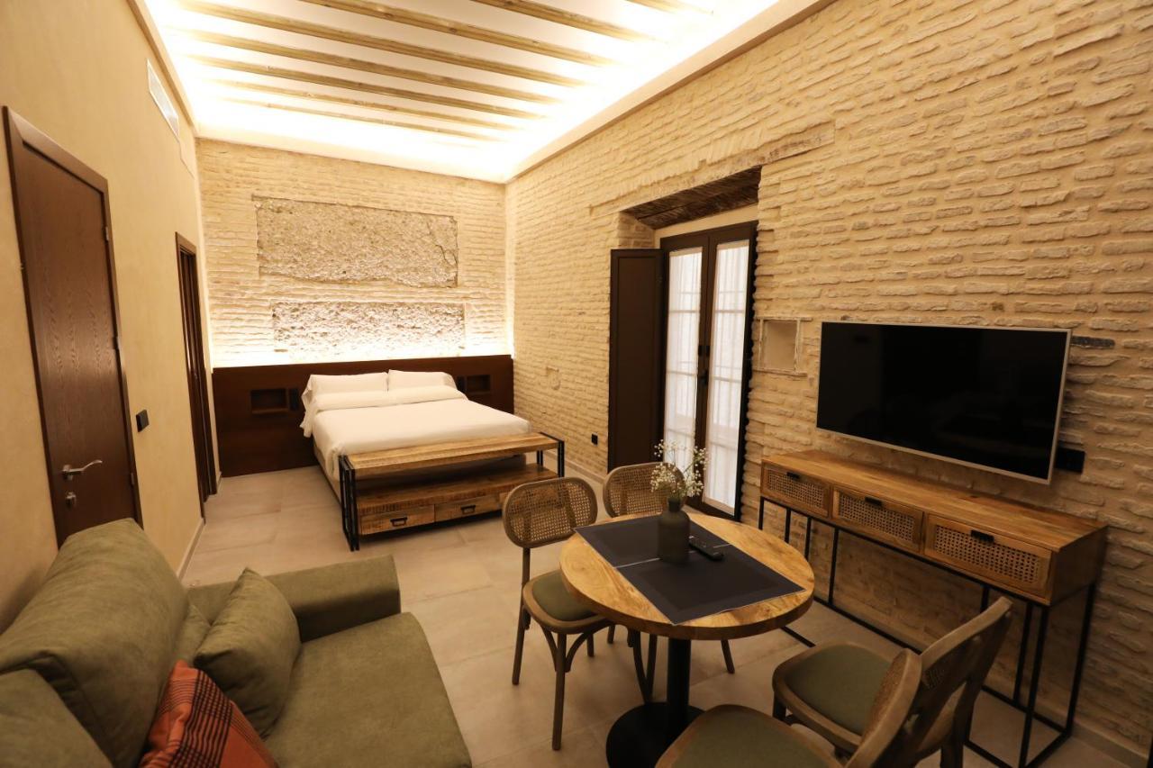 Casa Senorial Del Siglo XVIII Aparthotel Seville Exterior photo