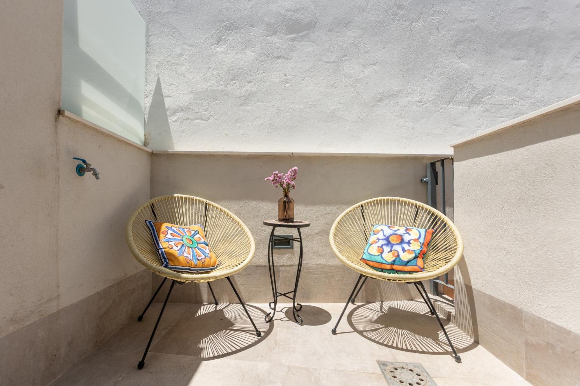 Casa Senorial Del Siglo XVIII Aparthotel Seville Exterior photo