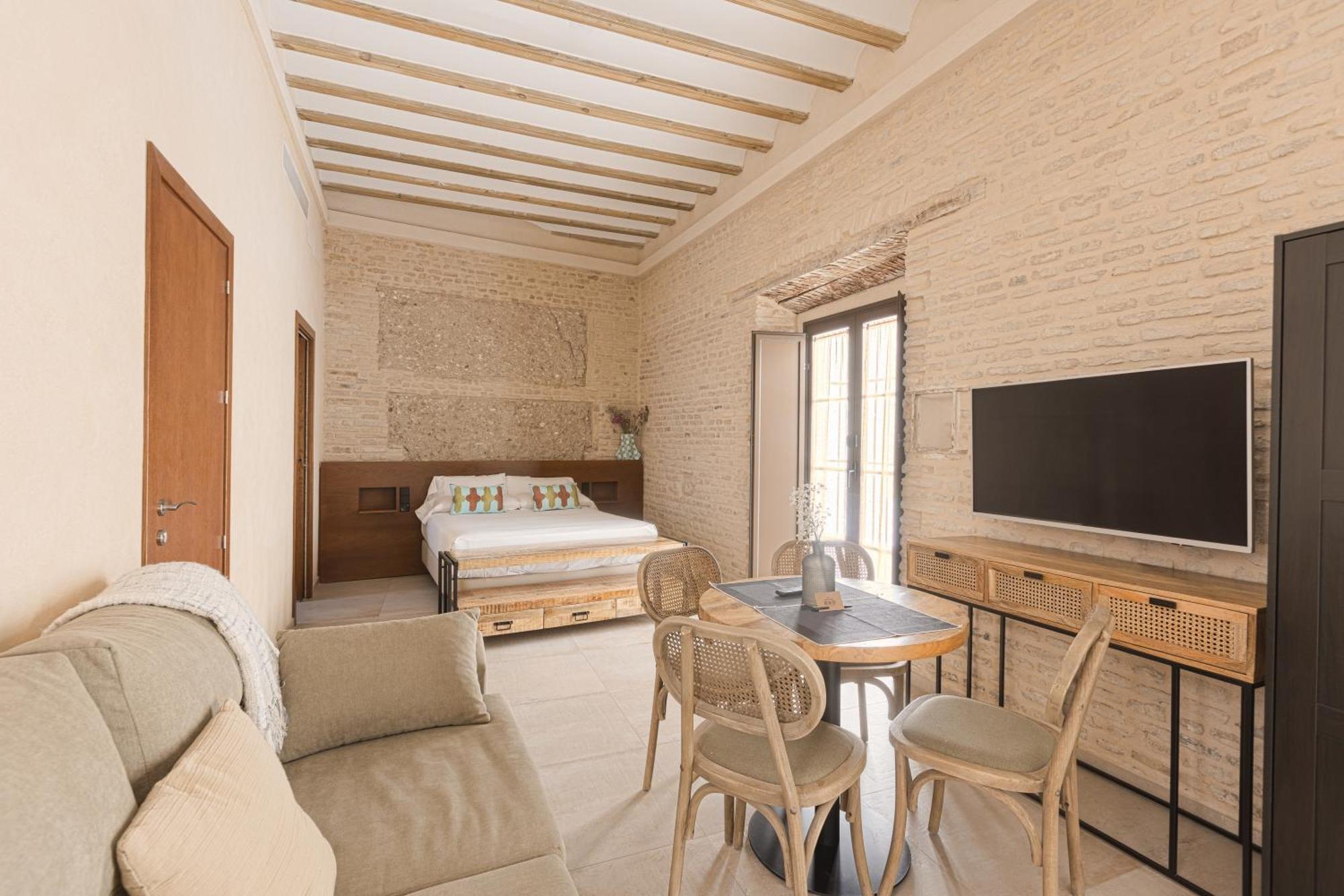 Casa Senorial Del Siglo XVIII Aparthotel Seville Exterior photo