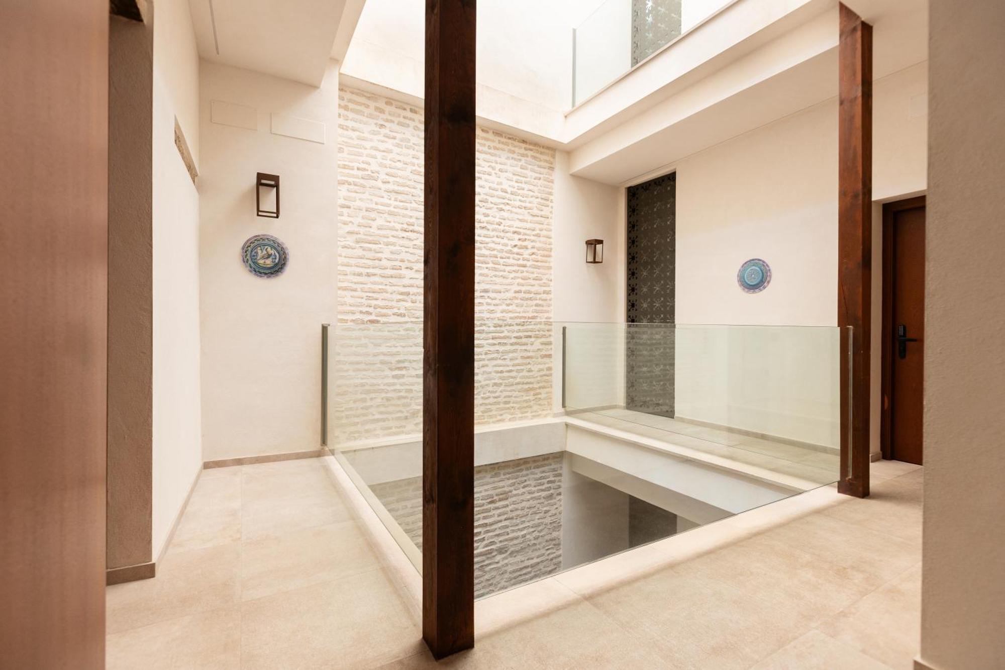 Casa Senorial Del Siglo XVIII Aparthotel Seville Exterior photo