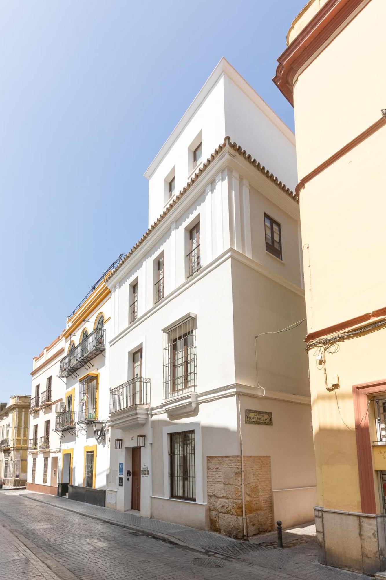 Casa Senorial Del Siglo XVIII Aparthotel Seville Exterior photo